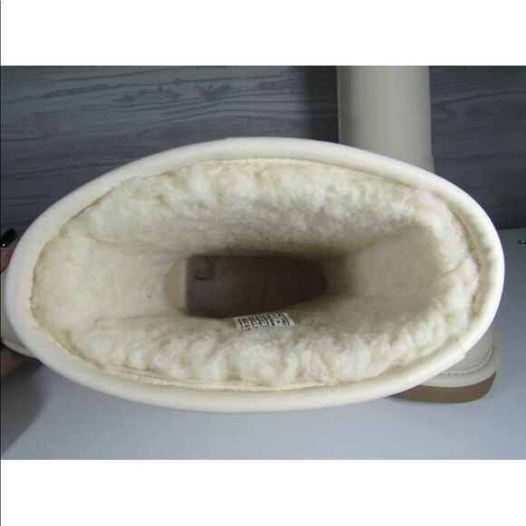 UGG CLASSIC SHORT CASHMERE LEATHER BOOTS - Picture 4 of 8